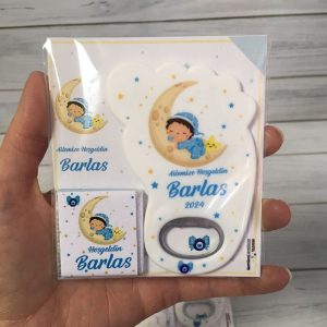 Erkek Bebek Hediyelik Çikolata & Açacak Magnet Paket