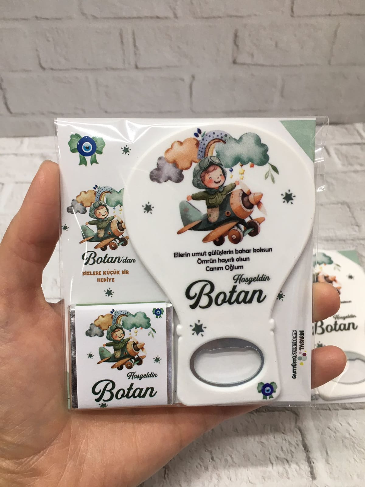 Erkek Bebek Hediyelik Çikolata & Açacak Magnet Paket