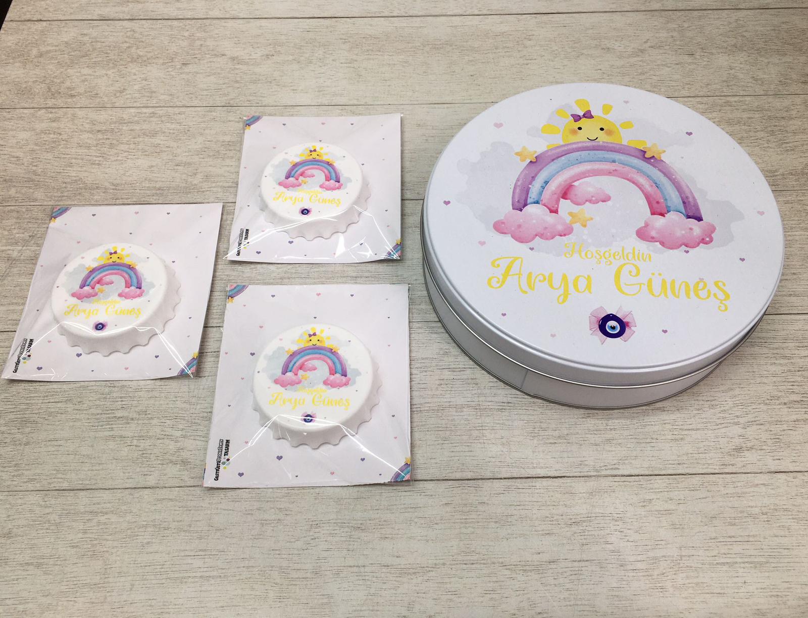 Kız Bebek Hediyelik Çikolata & Açacak Magnet Set
