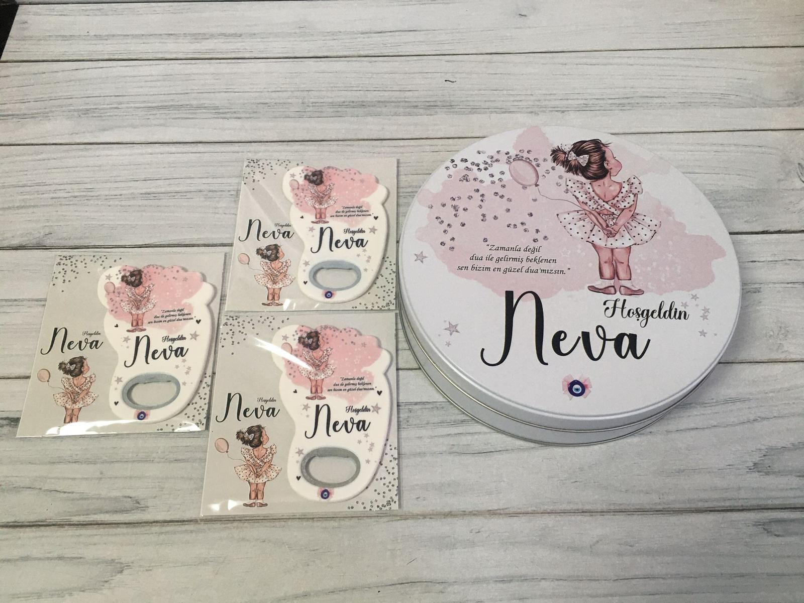 Kız Bebek Hediyelik Çikolata & Açacak Magnet Set